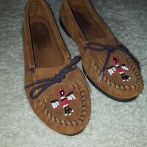 Minnetonka beaded Thunderbird Moccasin shoes